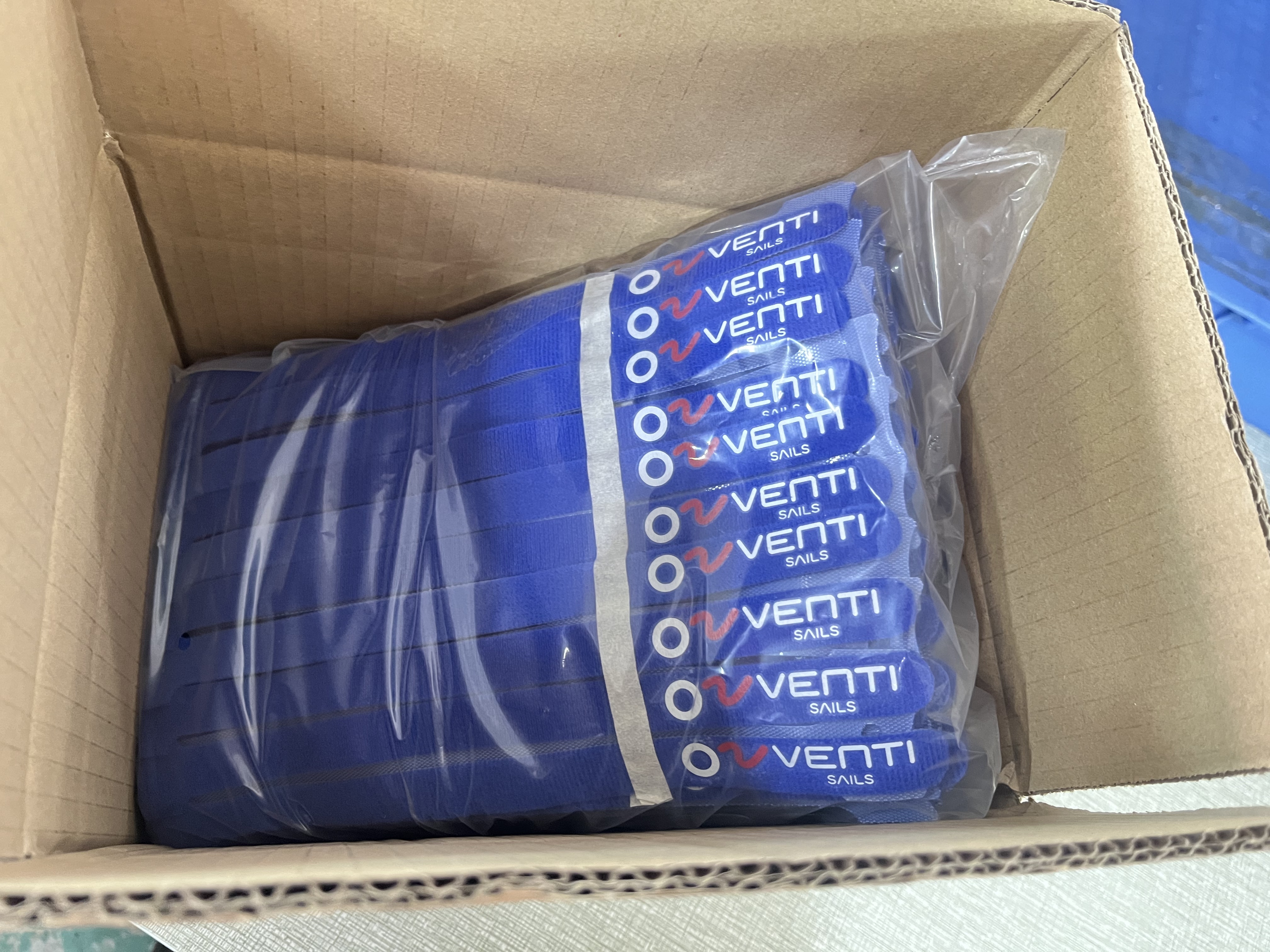 How to Choose Custom Printed Hook and Loop Straps?